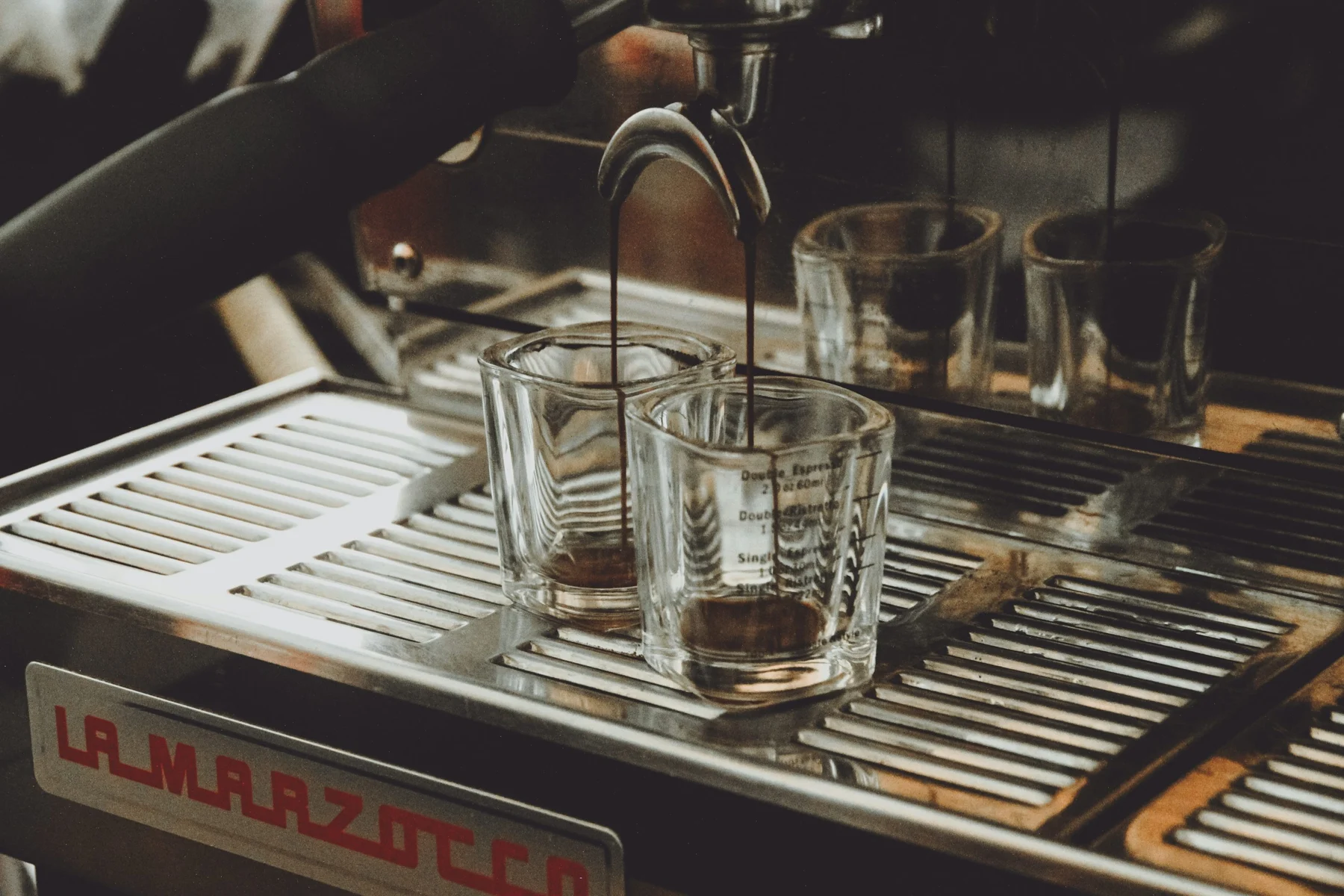 Dettaglio della postazione espresso La Marzocco